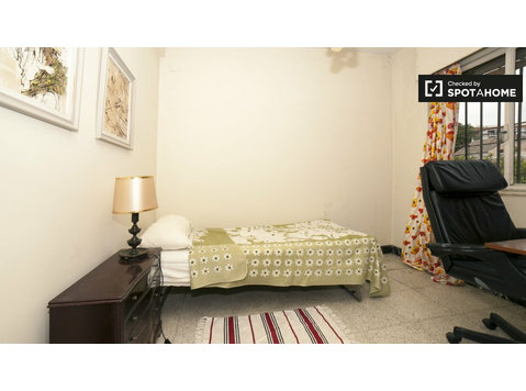 Alojamiento en casa de 5 dormitorios en Heliópolis, Sevilla - Alquiler