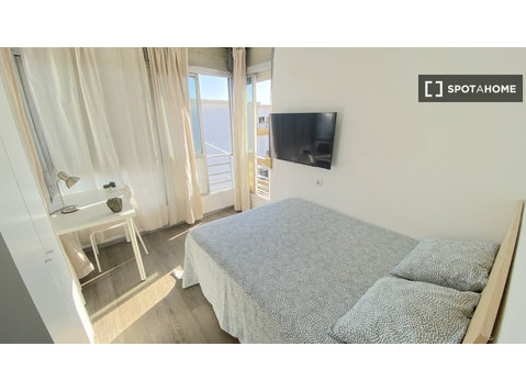 Habitación luminosa con terraza integrada + cama doble para… - Alquiler