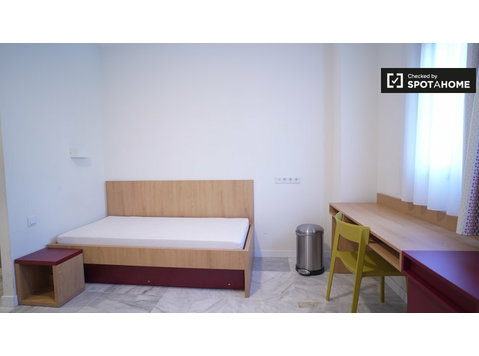 Double Room Cartuja - Half board included (Price per person) - For Rent