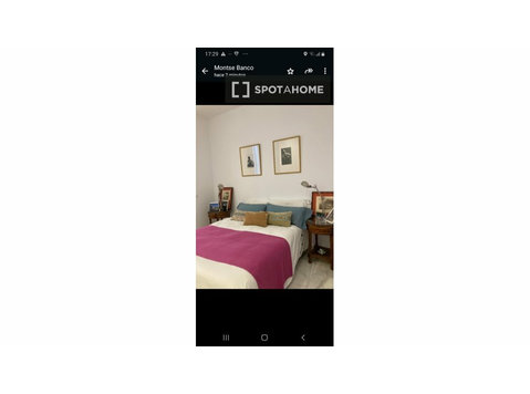 Sevilla'da 2 yatak odalı dairede kiralık oda - Kiralık