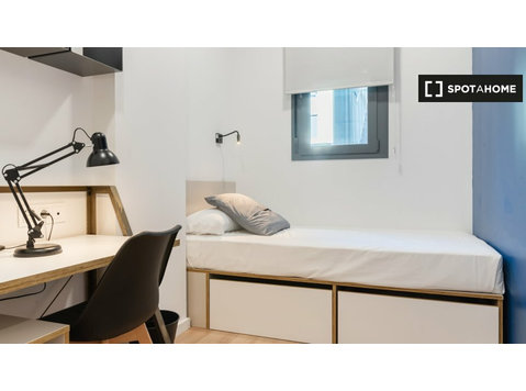 Room for rent near Campus Reina Mercedes, Sevilla - Vuokralle