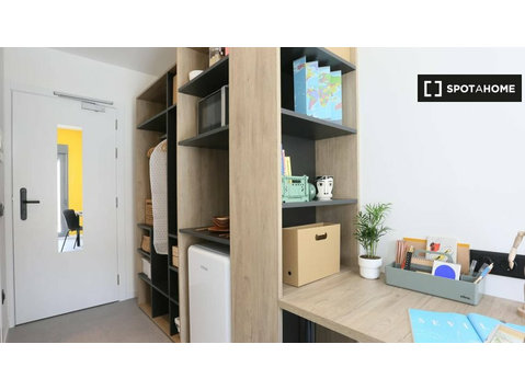 Studio apartment for rent in Los Bermejales, Sevilla - Til Leie