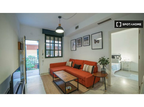 1 bedrooms apartment in Sevilla - Apartments
