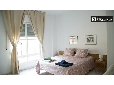 Apartamento de 2 quartos para alugar em San Vicente, Sevilha - Apartamentos