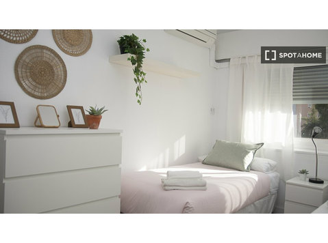 Appartamento con 3 camere da letto in affitto a Siviglia - Appartamenti