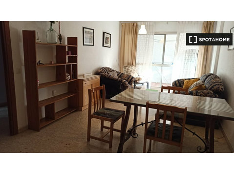 3-bedroom apartment for rent near Triana, Sevilla - Apartments