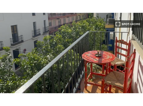 4-bedroom apartment for rent in Casco Antiguo, Sevilla - 公寓