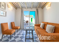 Beautiful penthouse with private terrace. San Laureano… - 	
Lägenheter