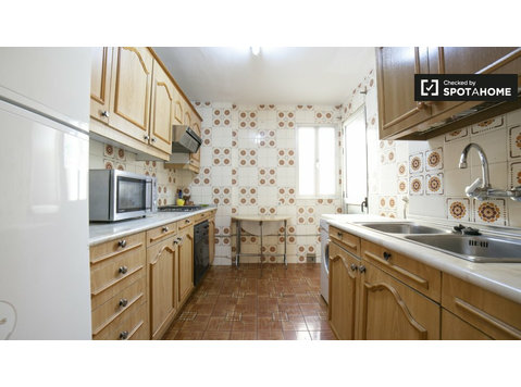 Bright 2-bedroom apartment for rent in Macarena, Seville - アパート