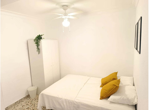 Calle Párroco Antonio Gómez Villalobos - Apartments