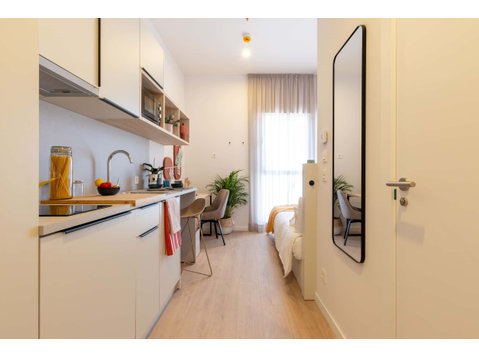 Estudio plus adaptada para PMR: instalaciones con piscina y… - Apartments
