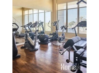 Hotel in the center of Seville with gym - شقق
