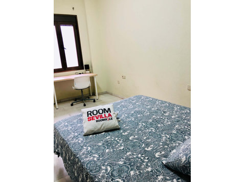 Interconnected kingsize bed room - Căn hộ