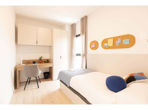 Twodio con cocina, baño y terraza compartida con solo una… - Apartments