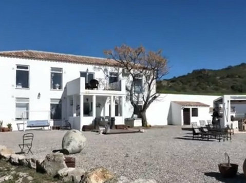 Country estate for sale in Pruna, Seville - 房子