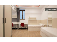 Bed for rent in a residence in Casco Antiguo, Zaragoza - Izīrē