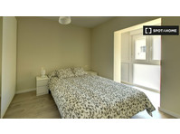 Room for rent in 2-bedroom apartment in Zaragoza - الإيجار