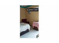 Room for rent in 4-bedroom apartment in Centro, Zaragoza - Za iznajmljivanje