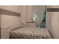 Room for rent in 4-bedroom apartment in Delicias, Zaragoza - Kiadó