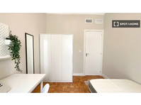 Zimmer zu vermieten in einer 5-Zimmer-Wohnung in Delicias,… - Zu Vermieten