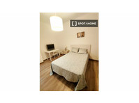 Room for rent in 5-bedroom apartment in Zaragoza, Zaragoza - For Rent