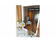 Rooms for rent in 4-bedroom apartment in Zaragoza - الإيجار