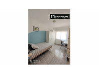 Rooms for rent in a 5 bedroom apartment in Zaragoza - Za iznajmljivanje