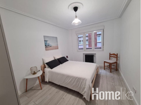 3 bedroom apartment with terrace in Gijón - Apartments