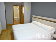 Cozy hotel room in Oviedo - 公寓