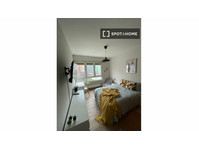 Room for rent in 4-bedroom apartment in Bilbao - For Rent