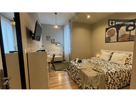 Room for rent in 6-bedroom apartment in Abando, Bilbao -  வாடகைக்கு 
