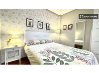 Spacious room in 5-bedroom apartment in Abando, Bilbao - الإيجار