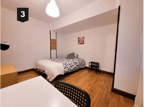 Habitación en piso de 3 habitaciones en Abando - Appartamenti