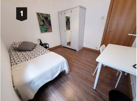 Habitación en piso de 3 habitaciones en Deusto - Apartments