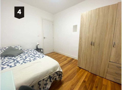 Habitación en piso de 4 habitaciones en Begoña - Lejligheder