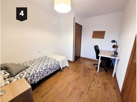 Habitación en piso de 4 habitaciones en Begoña - Wohnungen