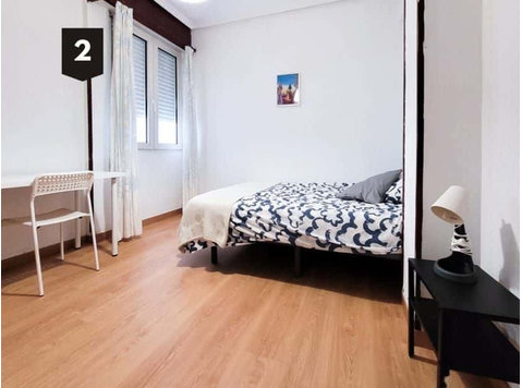 Habitación en piso de 4 habitaciones en Deusto - Apartments