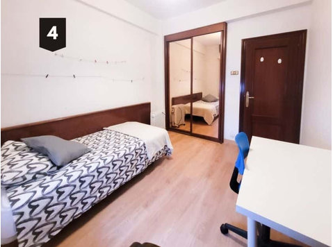 Habitación en piso de 4 habitaciones en Deusto - Apartman Daireleri