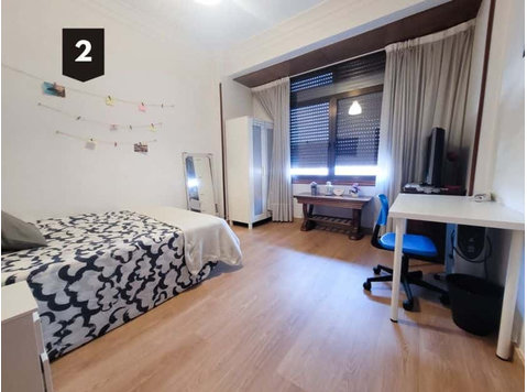 Habitación en piso de 4 habitaciones en Deusto - குடியிருப்புகள்  