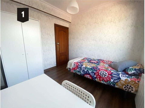 Habitación en piso de 4 habitaciones en Uribarri - Apartamentos