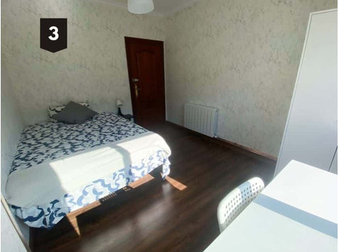 Habitación en piso de 4 habitaciones en Uribarri - Apartman Daireleri