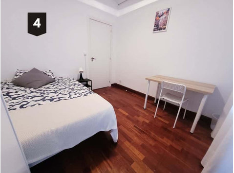 Habitación en piso de 5 habitaciones en Deusto - 	
Lägenheter