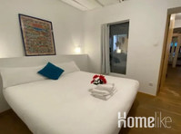 Newly renovated apartment in old town street - Apartemen