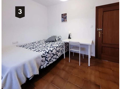 Room in Bilbao - آپارتمان ها