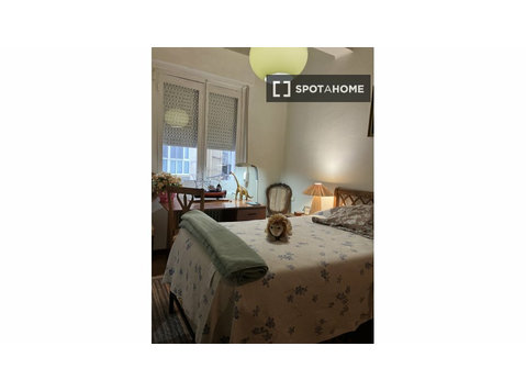 Room for rent in 1-bedroom apartment in Pamplona, Pamplona - Ενοικίαση