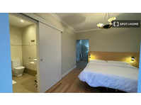 Room for rent in 4-bedroom apartment in Donostia - Disewakan