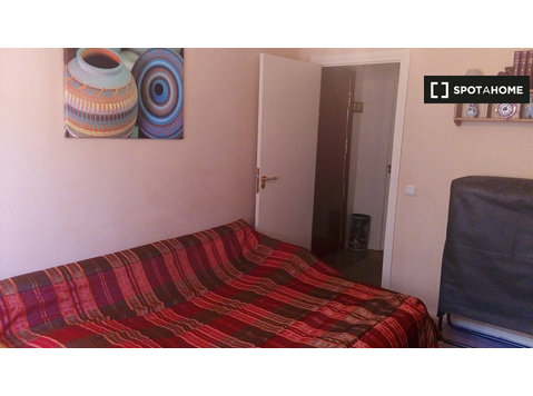 San Sebastian'da 2 yatak odalı dairede kiralık odalar - Kiralık