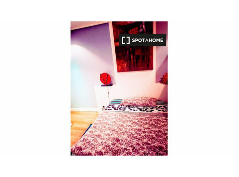 Rooms for rent in 3-bedroom apartment in San Sebastian - 空室あり