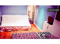 Pokoje do wynajęcia w mieszkaniu z 3 sypialniami w San… - Do wynajęcia