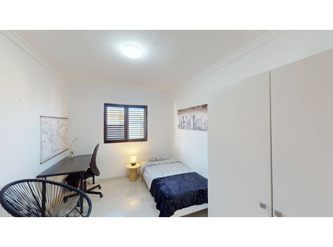 Flatio - all utilities included - Bright room in Las Palmas… - Общо жилище